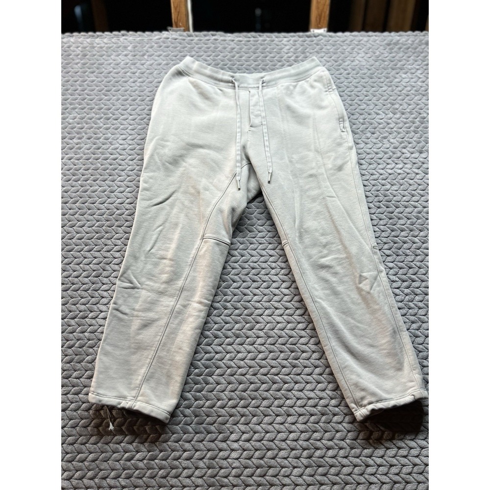 Lululemon Men's Gray 7/8 Jogger Sweatpants Drawstring Fleece Zip Pocket 26x23
